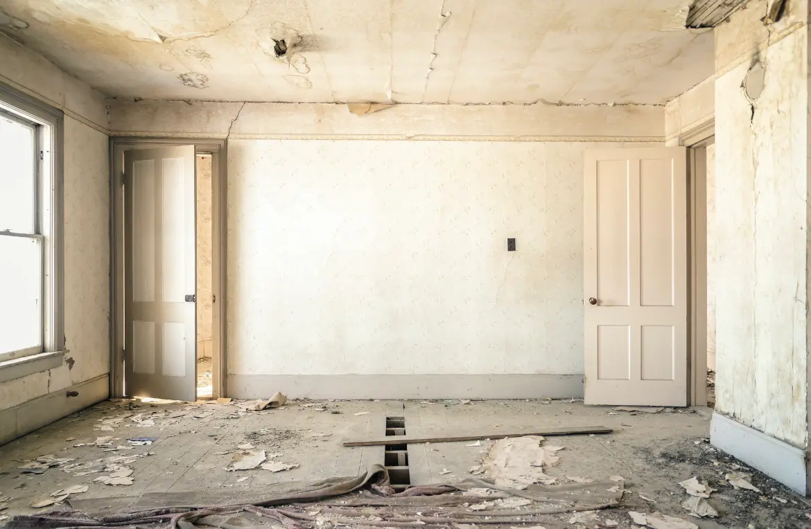 Waste disposal crew managing a cleanout project in Sunset